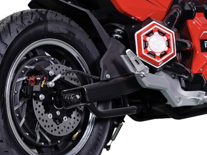 2.The braking devices consist of disc braking and rail-holding braking can ensure the safety operation of the electric motorcycle.