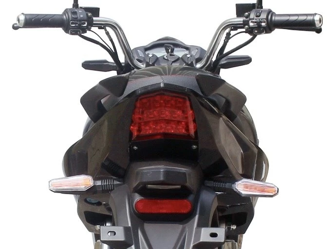 2. rear mounted lamp